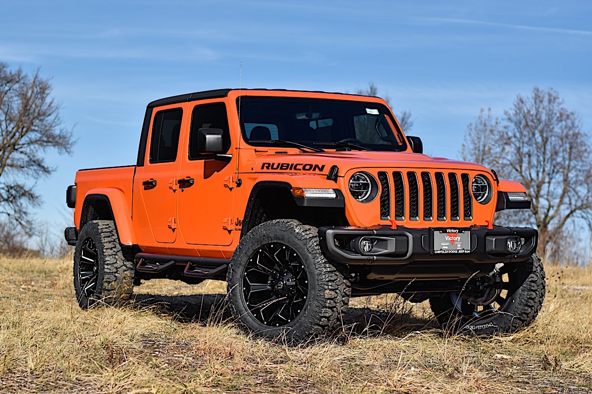 Jeep Gladiator with Fuel 1-Piece Wheels Assault - D576